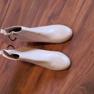 Jaggar women's booties size 7.5